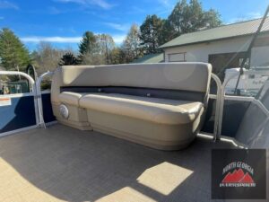 2021 Sun Tracker Party Barge® 18 DLX -Demo