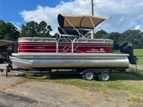 2023 Sun Tracker Party Barge® 20 DLX
