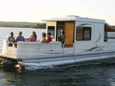 2005 Sun Tracker Party Hut Regency 32 Pontoon