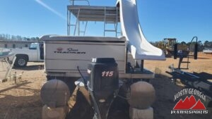 2006 Sun Tracker Double Decker Slide Boat