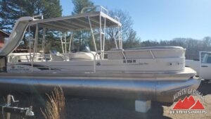 2006 Sun Tracker Double Decker Slide Boat