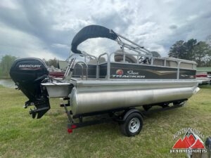 2023 Sun Tracker Party Barge 18 DLX