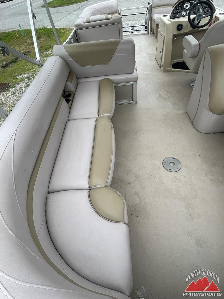2019 Sun Chaser 22 LR Geneva Series Pontoon