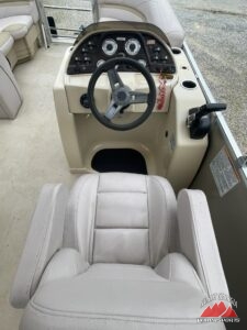 2019 Sun Chaser 22 LR Geneva Series Pontoon