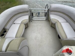 2019 Sun Chaser 22 LR Geneva Series Pontoon