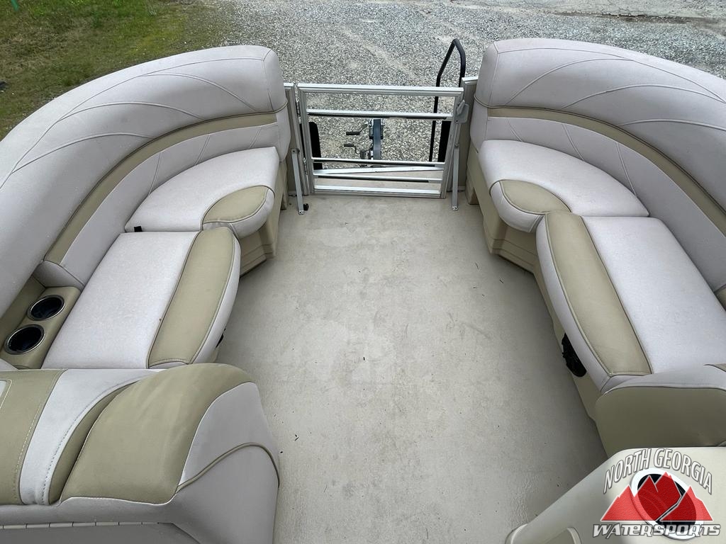 2019 Sun Chaser 22 LR Geneva Series Pontoon